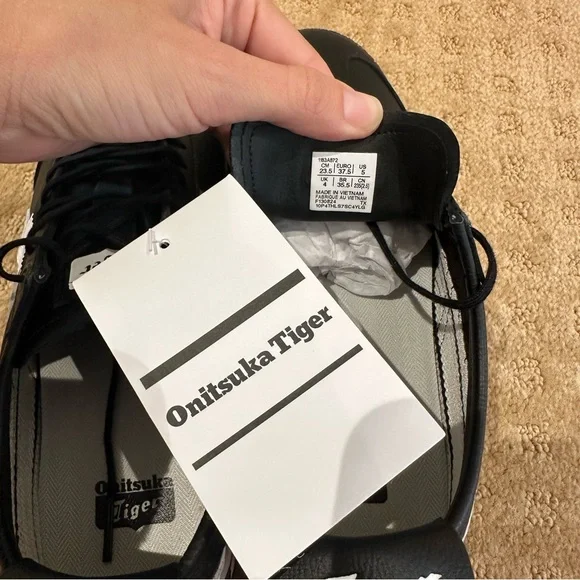 NWT Onitsuka Tiger Mexico 66 SD sneakers in black and white color way - Picture 7 of 8